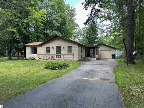 237 Redwine, Houghton Lake, MI 48629