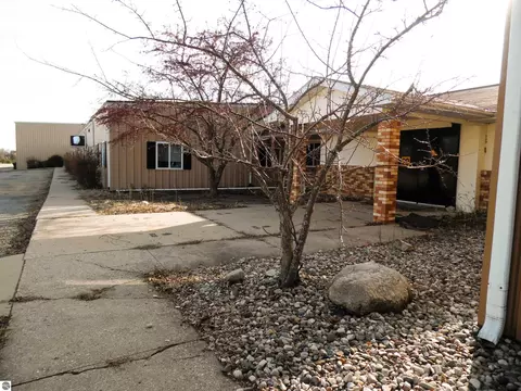 3956 N M-18, Gladwin, MI 48624 photo 12