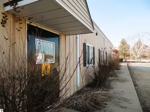 3956 N M-18, Gladwin, MI 48624 photo 14