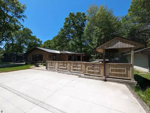 1032 S Eleventh St, Au Gres, MI 48703 photo 4