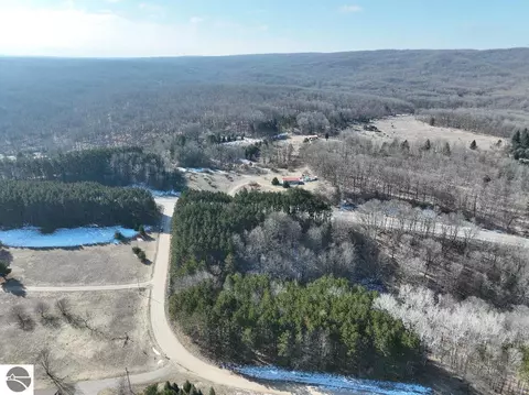 00 N 17 Rd, Mesick, MI 48823 photo 5