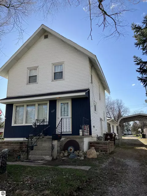 527 Republic Ave, Alma, MI 48801