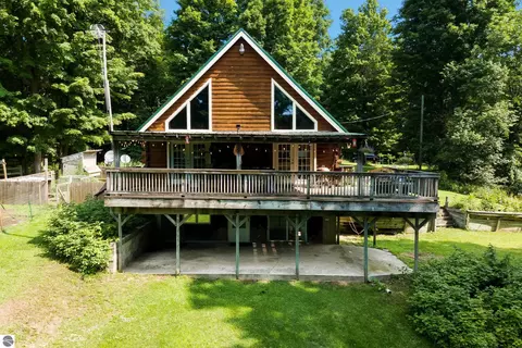 561 Hunter Rdg, Marion, MI 49665