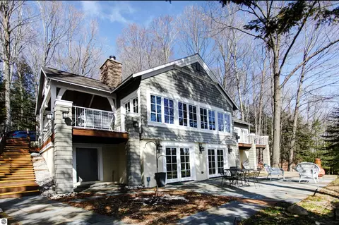 3096 Collier, Traverse City, MI 49685