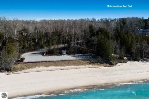 4 E 66 Acre E Christmas Cv, Northport, MI 49670