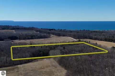 10 E Acres E Christmas Cove Rd, Northport, MI 49670