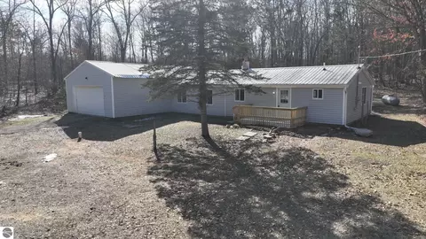 724 E Cranberry Lake Rd, Harrison, MI 48625 photo 1