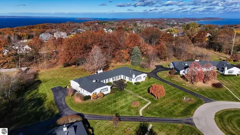 7138 Cherrywood Ct, Traverse City, MI 49686