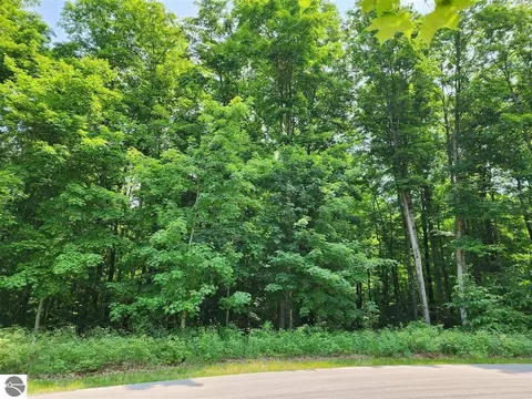 Unit 32 Goshawk Ridge, Traverse City, MI 49684