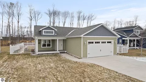 2191 Staghorn Ave, Grawn, MI 49637