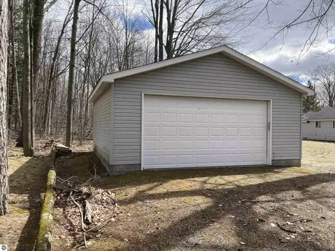 2496 Forest Dr, Lupton, MI 48635 photo 15