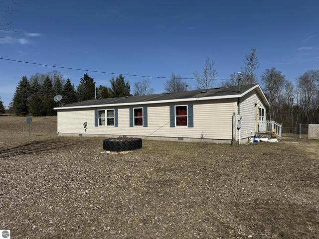 4996 Hokey Ln, Marion, MI 49665