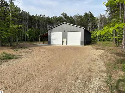 3142 NE Golf Haven Dr, Kalkaska, MI 49646