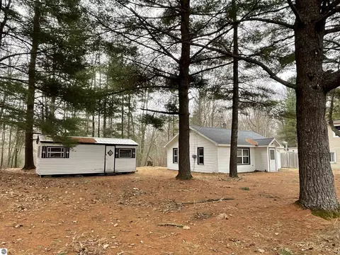 7442 NE County Road 612, Kalkaska, MI 49646