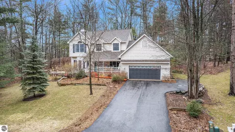 4598 Ground Pine Trl, Traverse City, MI 49686