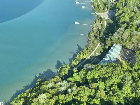 5462 Shoreline Dr #5, Benzonia, MI 49616