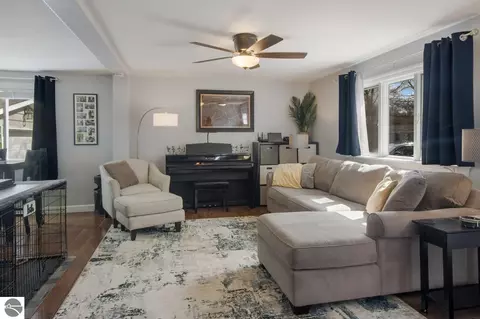 663 George St, Traverse City, MI 49686
