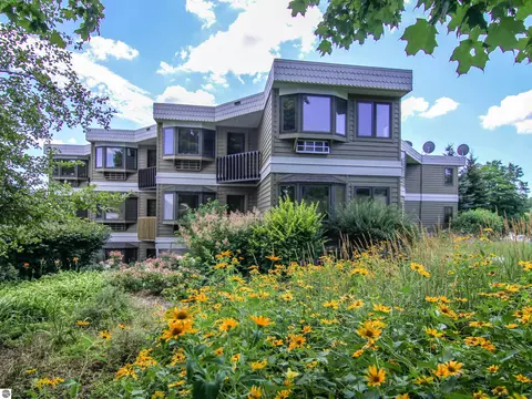 12400- Unit 144 Crystal Mountain Dr #144, Thompsonville, MI 49683