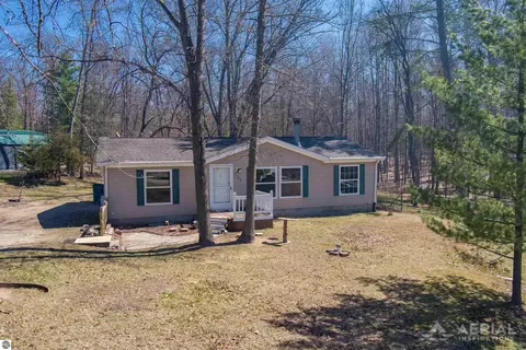 2705 Caribou Trl, West Branch, MI 48661