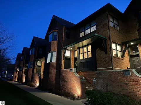 204 Boardman Ave #2, Traverse City, MI 49684