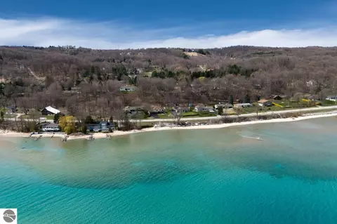 8092 S West Bay Shr, Traverse City, MI 49684