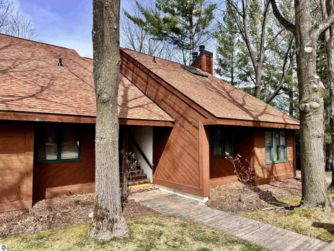 4826 Crossover Dr #704, Bellaire, MI 49615