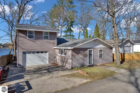 3208 Henry St, National City, MI 48748
