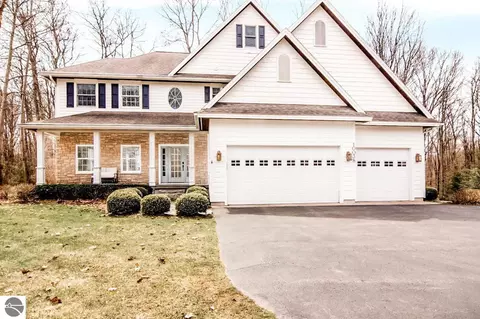 10038 E San Remo Blvd, Traverse City, MI 49684