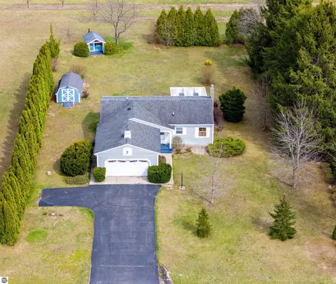 5928 Goodrick Rd, Traverse City, MI 49684