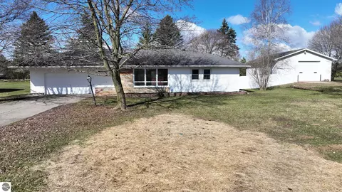 5591 N Mission Rd, Rosebush, MI 48878