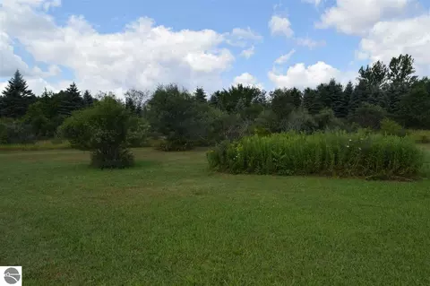 5612 E Remus Rd, Mount Pleasant, MI 48858