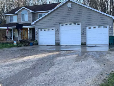 2101 N 41 12 Rd, Manton, MI 49663