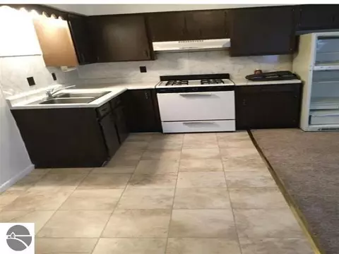 6074 E Broadway, Mount Pleasant, MI 48858 photo 12
