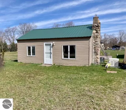 5376 Mill St, South Boardman, MI 49680