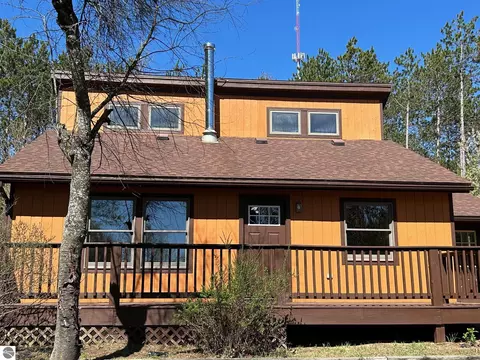 5142 NW Way Rd, Rapid City, MI 49676