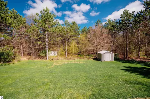 8224 Mapleleaf Dr, Traverse City, MI 49684 photo 55