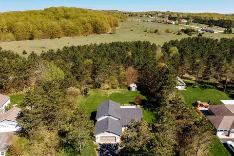 8224 Mapleleaf Dr, Traverse City, MI 49684 photo 64