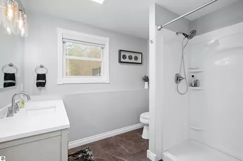 8224 Mapleleaf Dr, Traverse City, MI 49684 photo 45