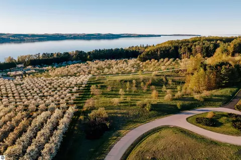 760 S Village View Ct, Suttons Bay, MI 49682