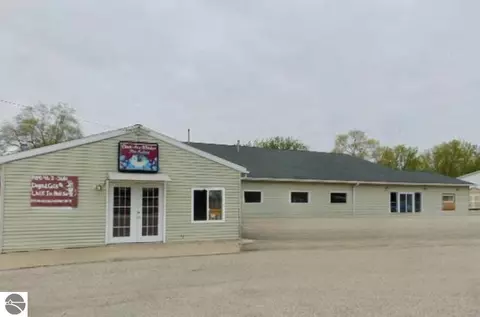 5705 N State Rd, Alma, MI 48801