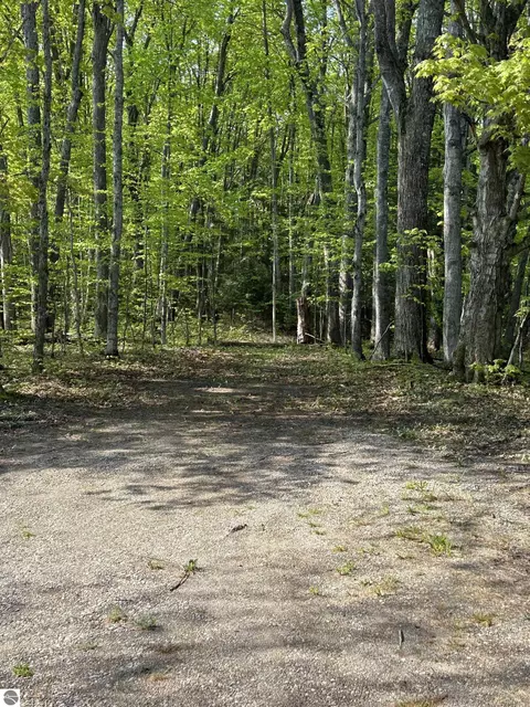 0 Paradise Ridge Trl, Traverse City, MI 49684
