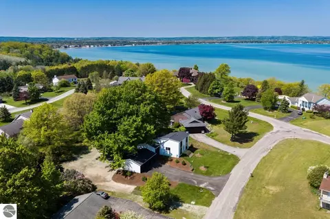 3214 Michael Dr, Williamsburg, MI 49690 photo 42
