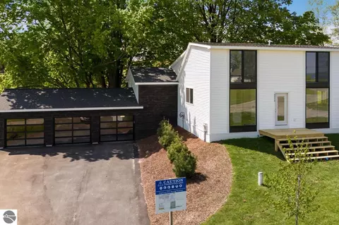 3214 Michael Dr, Williamsburg, MI 49690 photo 3