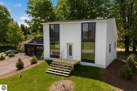 3214 Michael Dr, Williamsburg, MI 49690
