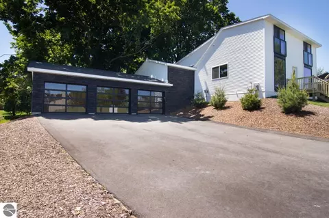 3214 Michael Dr, Williamsburg, MI 49690 photo 2