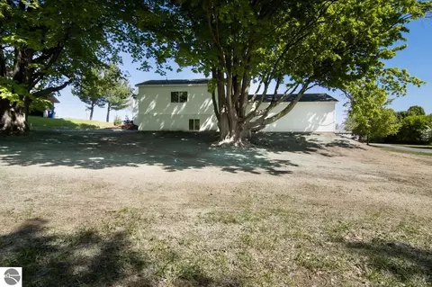 3214 Michael Dr, Williamsburg, MI 49690 photo 9