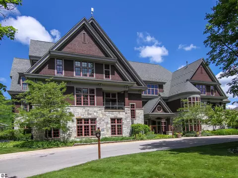 12328- Unit 335b Crystal Mountain Dr #335B, Thompsonville, MI 49683