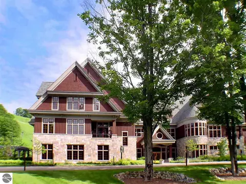 12328- Unit 335b Crystal Mountain Dr #335B, Thompsonville, MI 49683