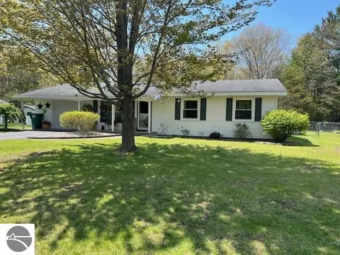 597 Janet St, East Tawas, MI 48730