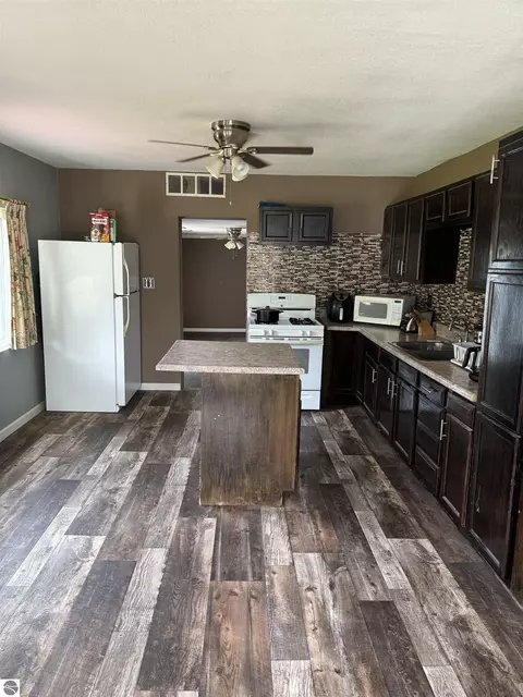 5212 Rose City Rd, Lupton, MI 48635 photo 8